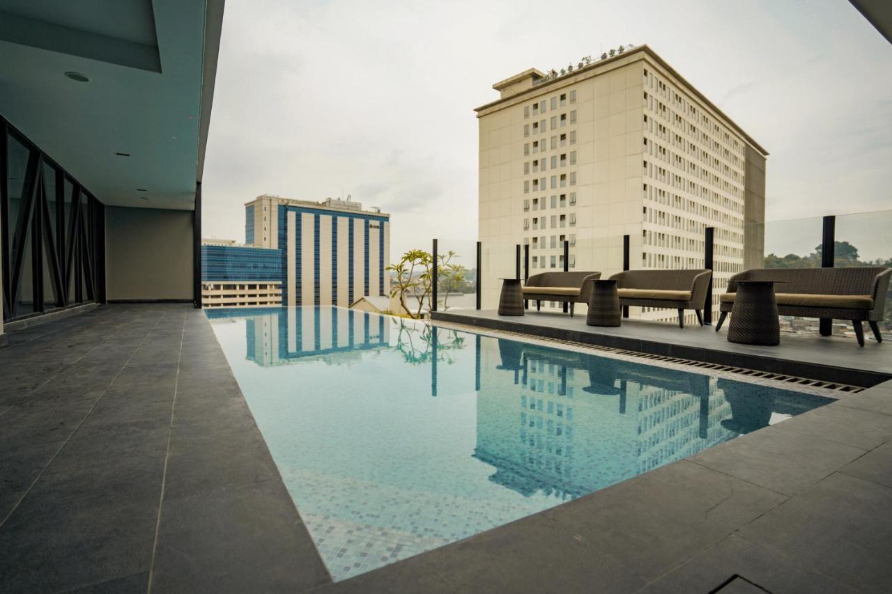 Awann Sewu Boutique Hotel And Suite Semarang Exterior photo