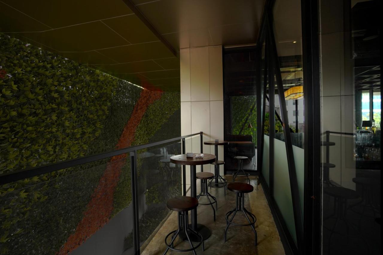 Awann Sewu Boutique Hotel And Suite Semarang Exterior photo