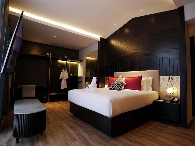 Awann Sewu Boutique Hotel And Suite Semarang Exterior photo