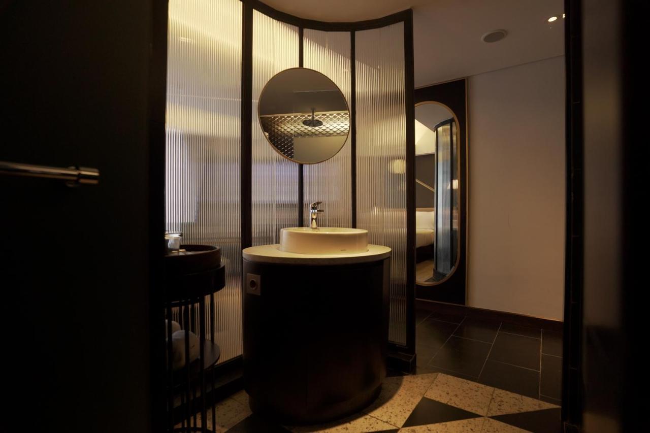 Awann Sewu Boutique Hotel And Suite Semarang Exterior photo